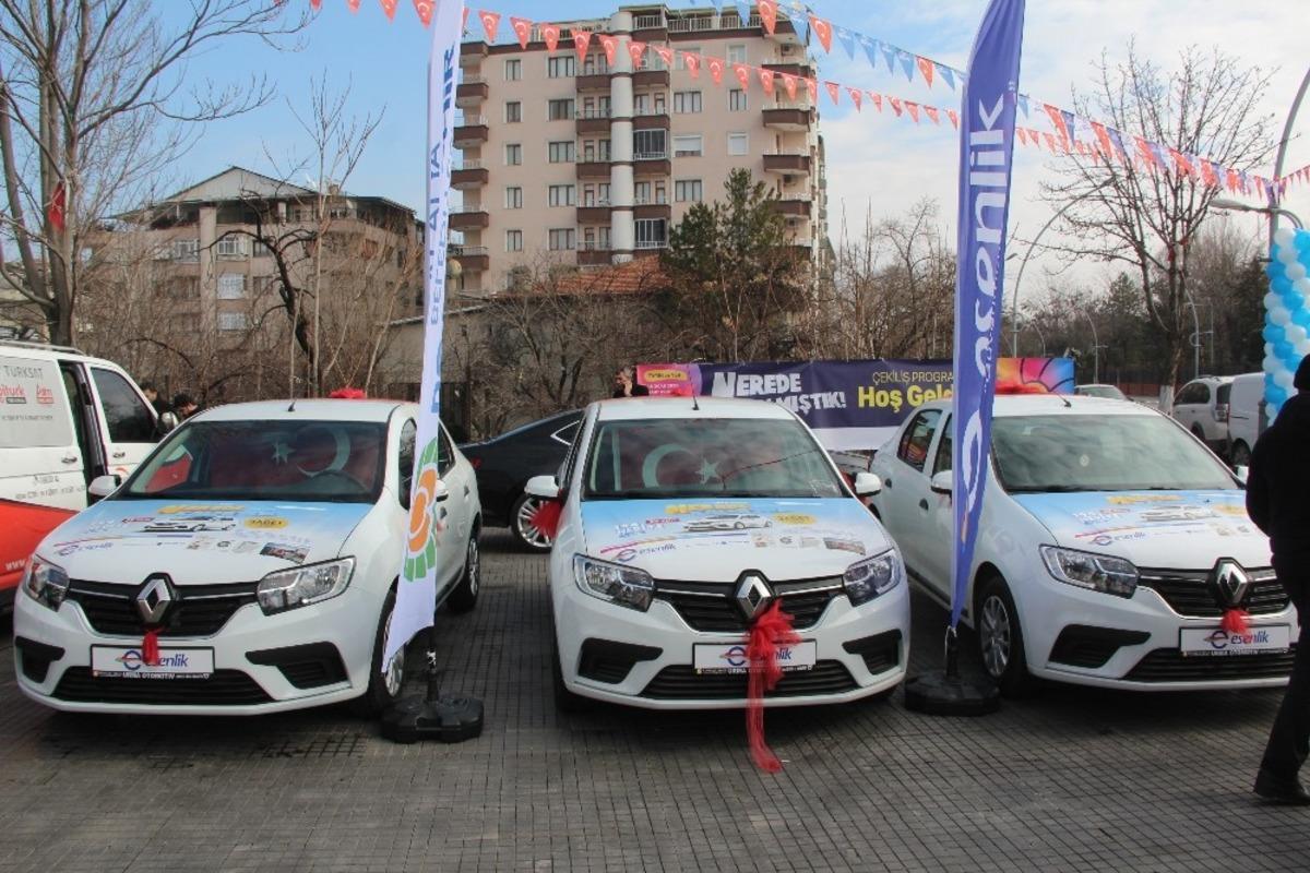 88 TL&rsquo;ye son model ara&ccedil; sahibi oldular