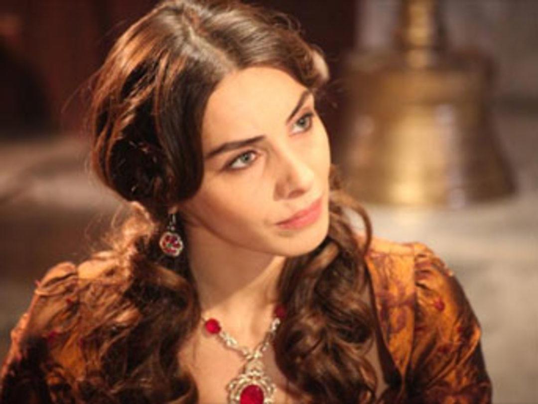 Кто играл махидевран. Кто играл махидевран. Кто играл махидевран. Нур феттахоглу махидевран. Махидевран актриса в жизни.