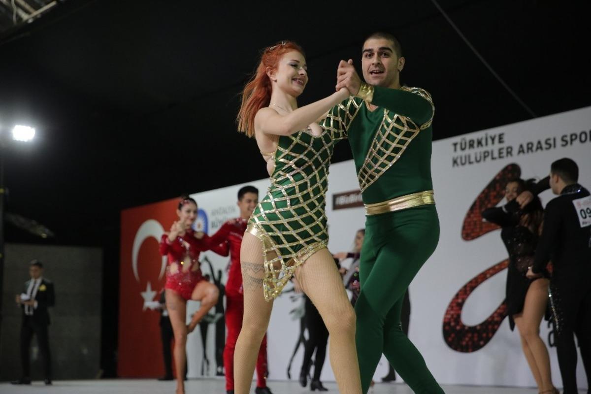 Antalya&rsquo;da Salsa r&uuml;zgarı esiyor