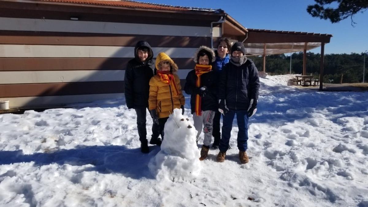 Soma Kaymakamlığından şehit &ccedil;ocuklarına karne hediyesi
