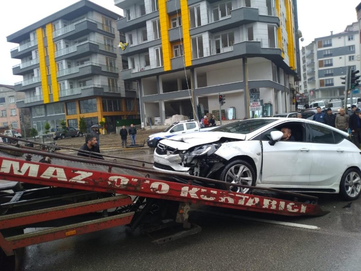 Samsun&rsquo;da trafik kazası: 2 yaralı