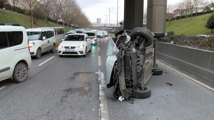 TEM'de zincirleme kaza! Trafik kilitlendi G4