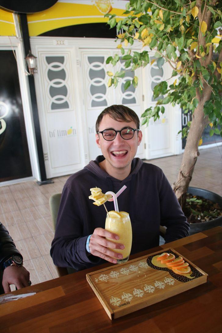 Otostopla dünyayı gezen Alman gencin son durağı Mersin oldu G1