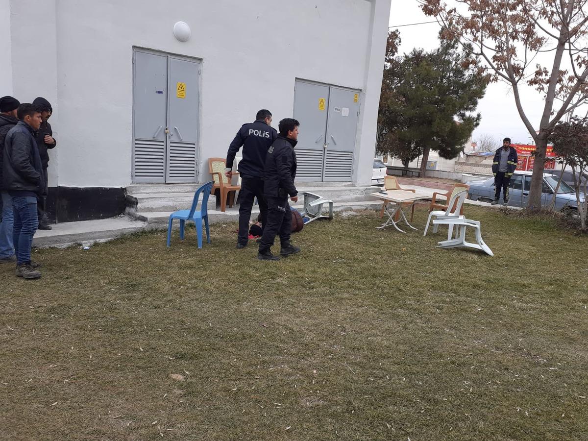 Sosyal medyada tartışıp parkta buluştular! Sonrası korkun&ccedil;