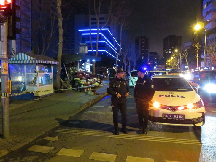 Kadıköy'de kan donduran olay! Cezaevinden çıkan şahıs eşi ve annesini sokak ortasında katletti! G4