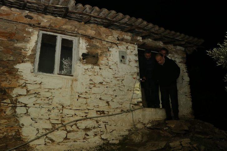 AK Partili Metin Yavuz evleri yanan ailenin yardımına koştu G2