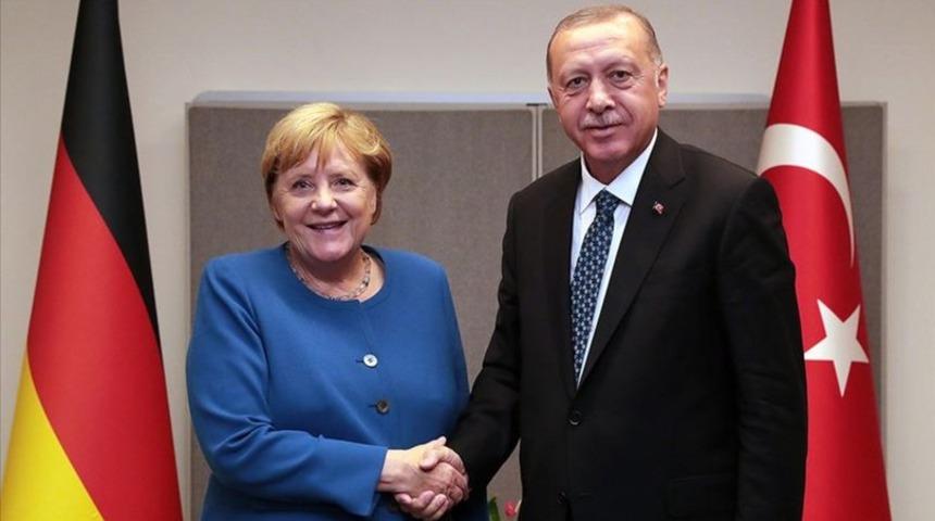 Cumhurbaşkanı Erdoğan Merkel ile telefonda görüştü