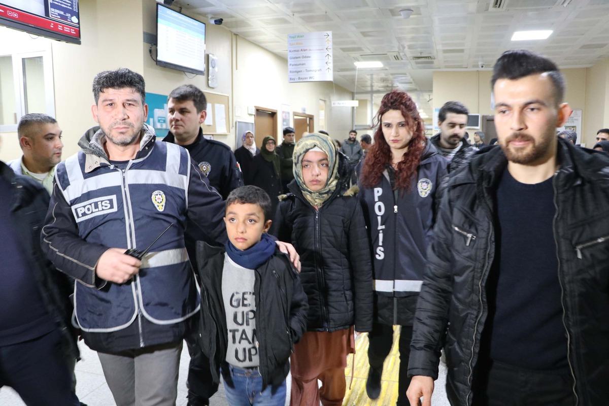 Karnelerini aldıktan sonra kaybolan kardeşler bulundu&nbsp;(3)