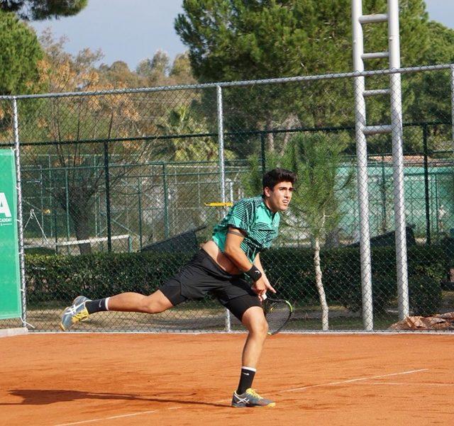 Milli tenisçi Umut Akkoyun, Antalya’da çiftlerde şampiyon