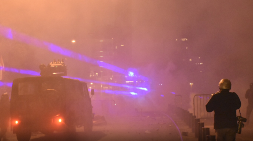 Lübnan’da protestocularla polis arasında arbede: 100 yaralı