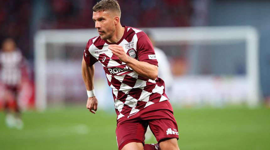 Antalyaspor, Lukas Podolski'yi Antalya'ya getiriyor