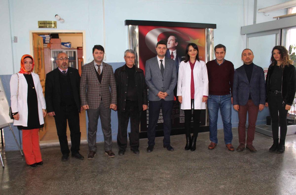 Mezun oldukları&nbsp;lisede &ouml;ğretmenlik&nbsp;yapıyorlar