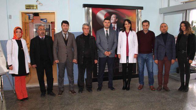 Mezun oldukları lisede öğretmenlik yapıyorlar