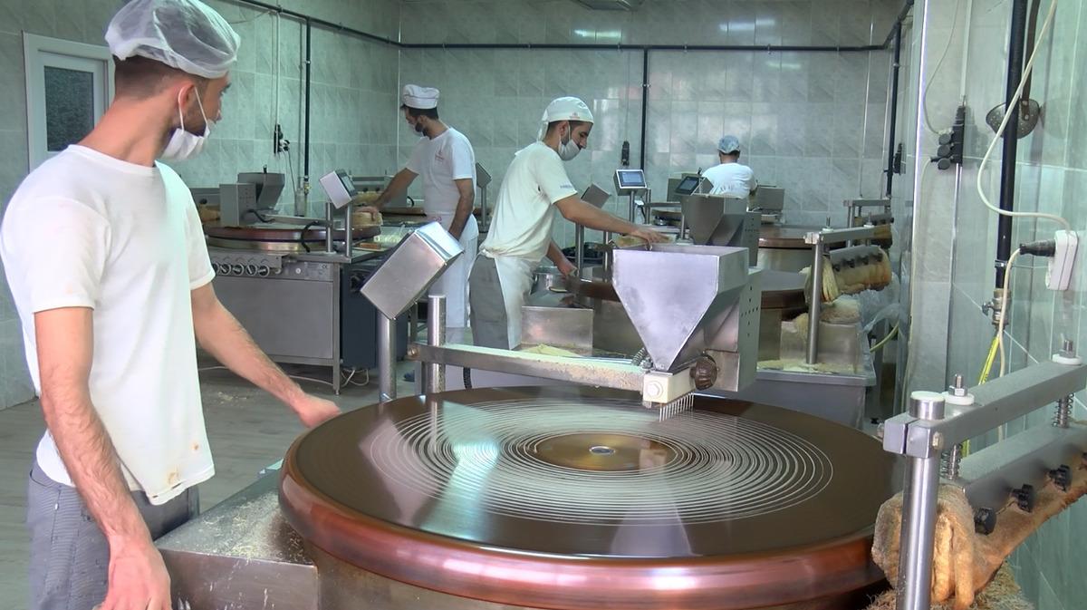 Diyarbakır'da 12 metrekare d&uuml;kkanı vardı, şimdi 500 kişi &ccedil;alıştırıyor