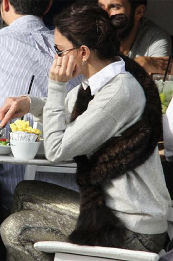 Hande Ataizi'den yüzük şov G4