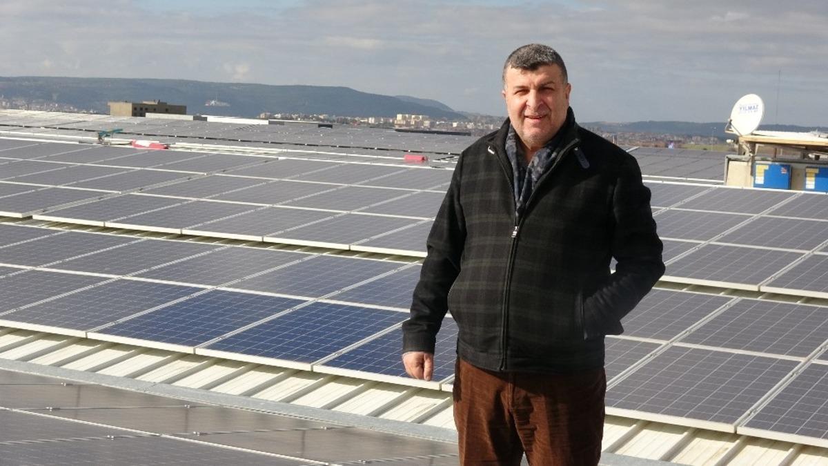 Fabrikanın &ccedil;atısına kurduğu g&uuml;neş enerjisiyle her ay 100 bin lira kazanıyor