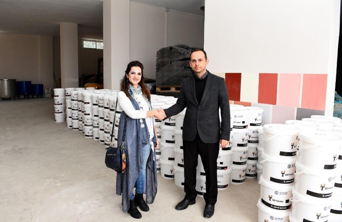 Seyhan&rsquo;da &uuml;retilen boya ile okullar boyanacak