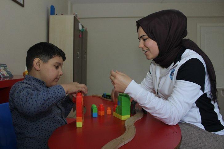 3 buçuk yıl sonra konuştu! İlk kelimesi bakın ne oldu?  G1