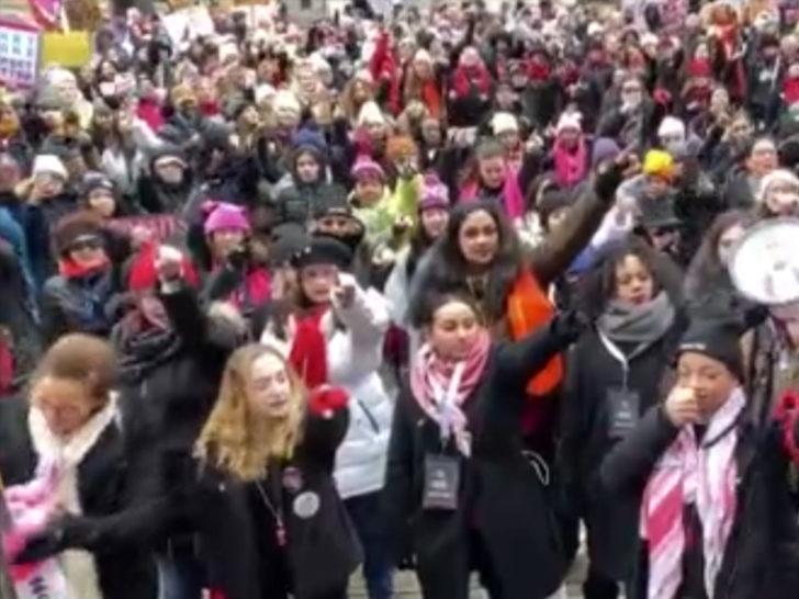 ABD'de 4'üncü Kadınlar Yürüyüşü düzenlendi! Trump'ı protesto ettiler