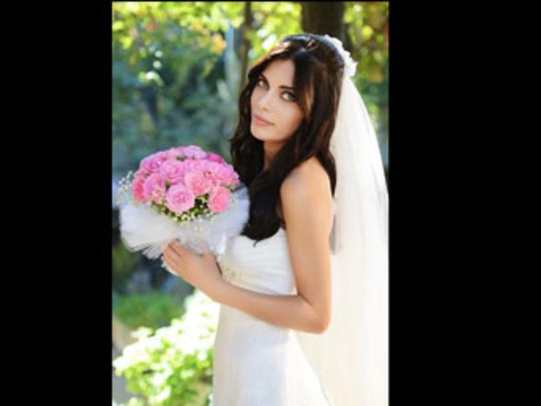 Ceren Hindistan gelin oldu