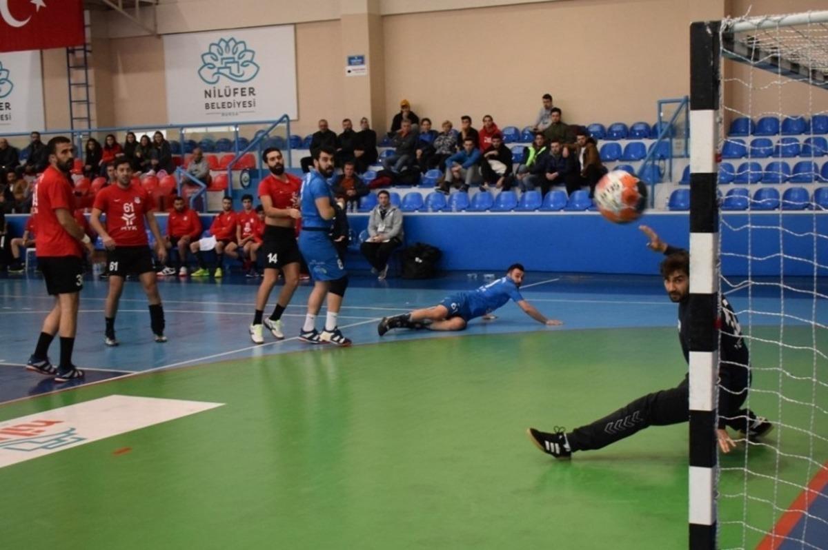 Nil&uuml;fer galibiyetle başladı