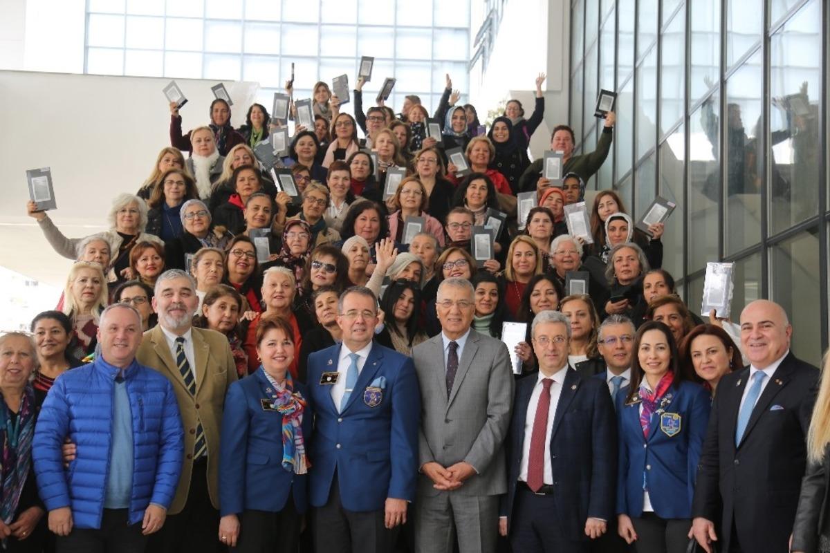 &Uuml;retici kadınlar &rsquo;e-ticaret&rsquo; ile d&uuml;nyaya a&ccedil;ılıyor