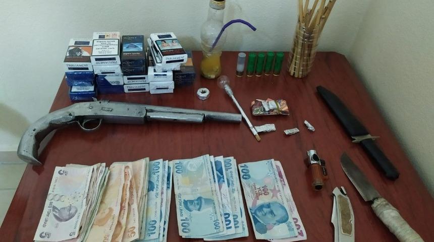 Uyuşturucu satıcıları yakayı ele verdi