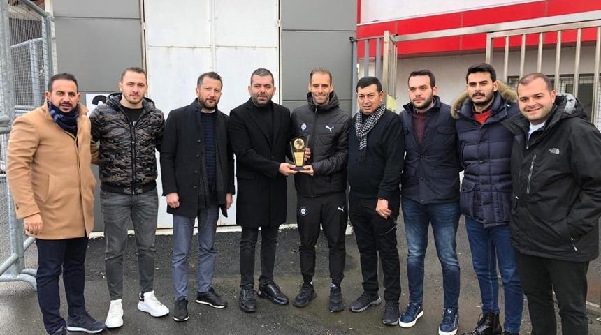 Altay&rsquo;ın kralı &ouml;d&uuml;l&uuml;n&uuml; aldı