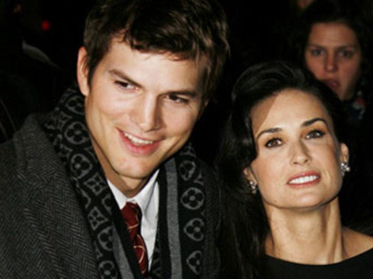 Demi Moore ve Ashton Kutcher boşandı G2