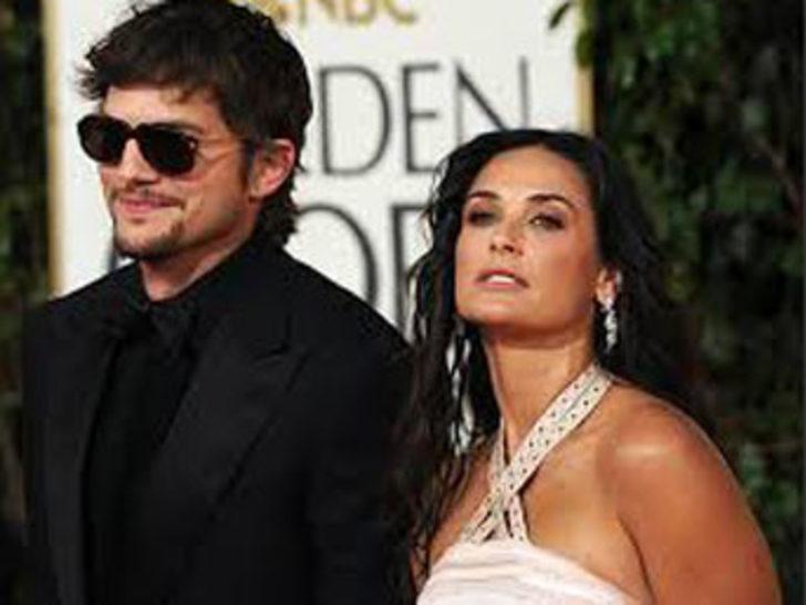Demi Moore ve Ashton Kutcher boşandı G3
