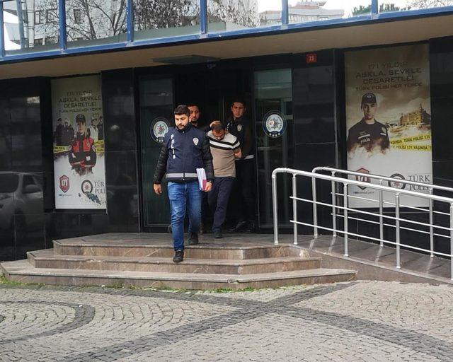 Kadıköy'de eşi ve annesini öldüren şüpheli adliyeye sevk edildi