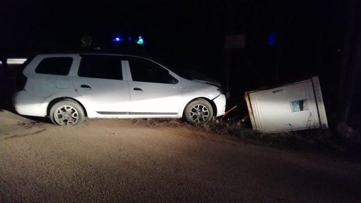 Otomobil elektrik trafosuna çarptı: 1 yaralı G3