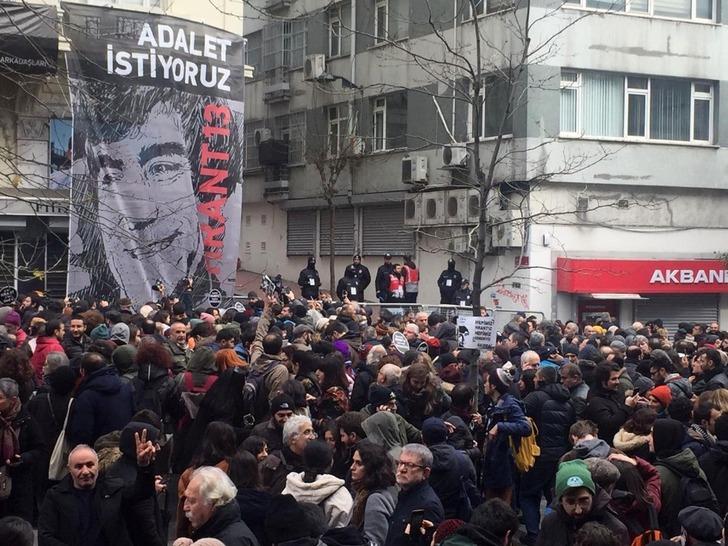 13 yıl oldu! Hrant Dink öldürüldüğü yerde anıldı G4