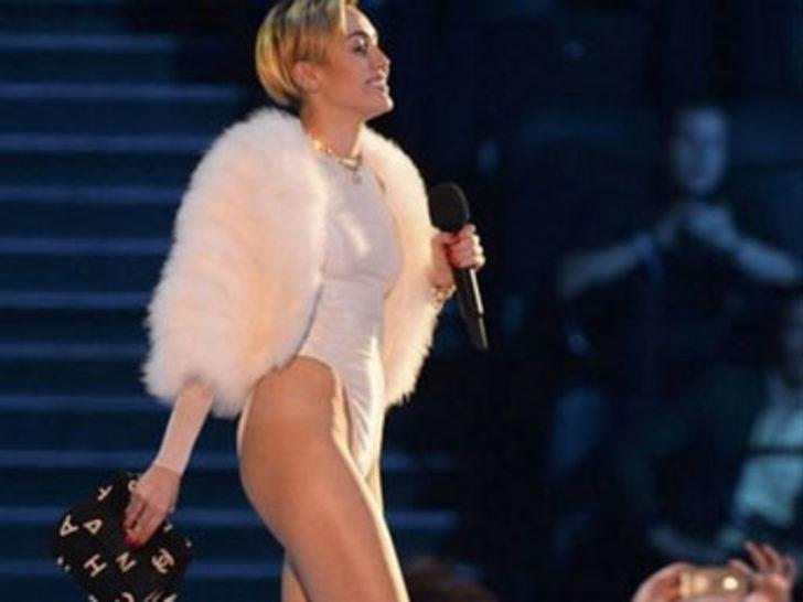 Miley Cyrus 1 numara oldu G4