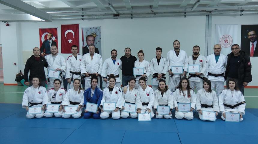 Judo 2020 Antren&ouml;r Vize ve Gelişim Telafi Semineri yapıldı