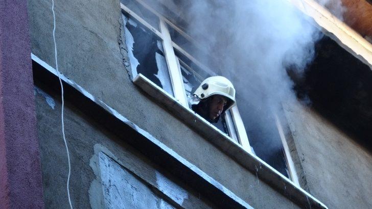 Isparta’da korku dolu dakikalar! İtfaiye dar sokağa giremedi G4