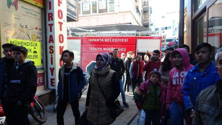 Isparta’da korku dolu dakikalar! İtfaiye dar sokağa giremedi G5