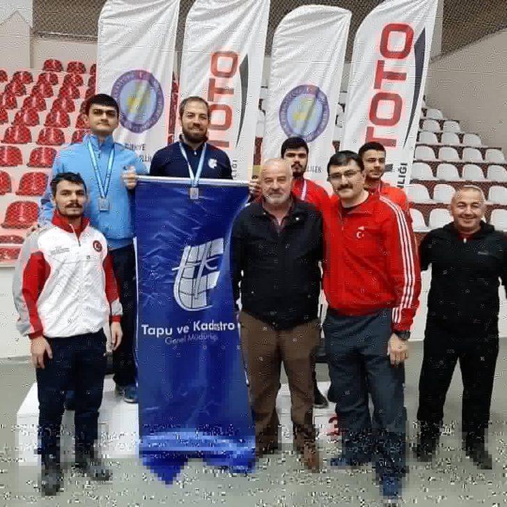 Eskişehirli güreşçiler madalya ile döndü G3