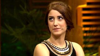 Hazal Kaya'nın öyle bir tiki var ki...