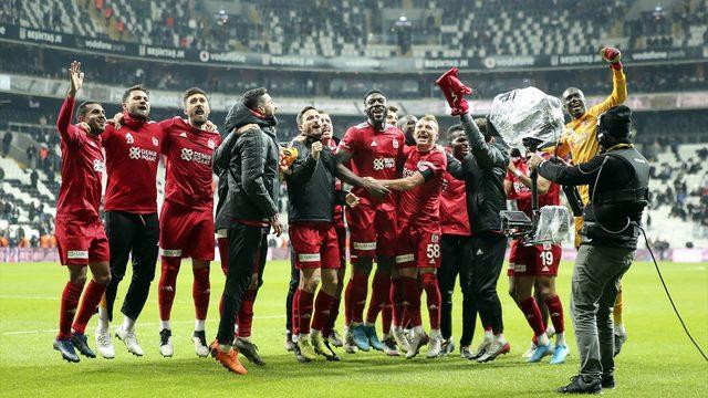 Beşiktaş, lider Sivasspor karşısında tutunamadı