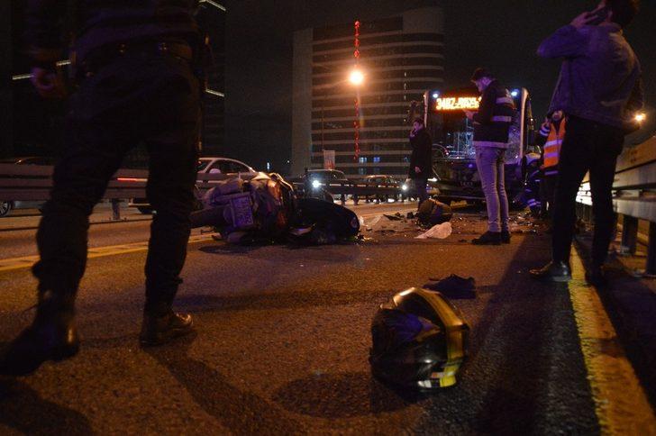 Metrobüs yolunda feci kaza! Motosiklet metrobüs yoluna girdi G5