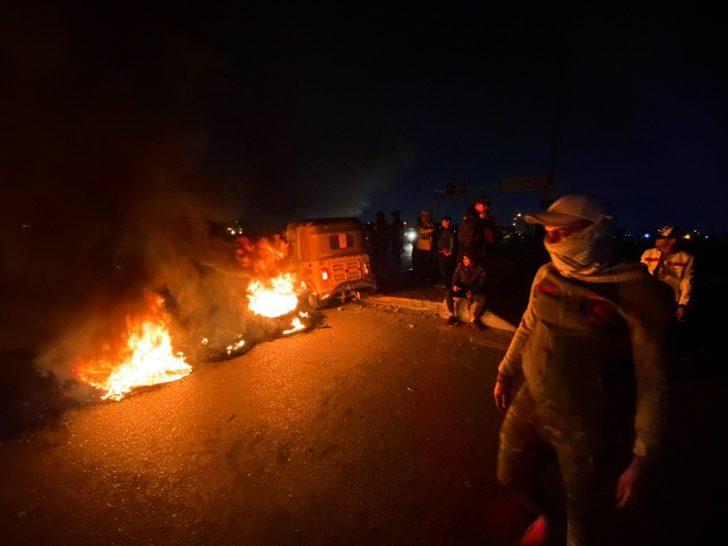 Irak'ta gösteriler sürüyor! Bazı vilayetlerde resmi tatil ilan edildi G4