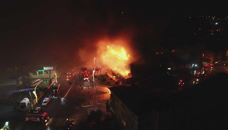 Kocaeli'deki AVM'de yangın! Onlarca dükkan kullanılamaz hale geldi G2