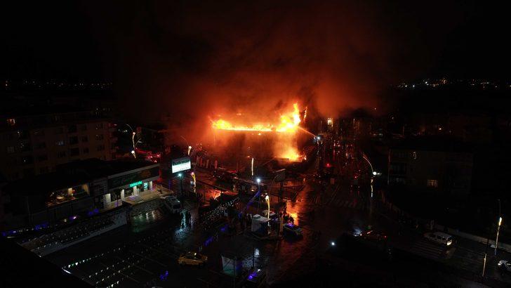 Kocaeli'deki AVM'de yangın! Onlarca dükkan kullanılamaz hale geldi G4