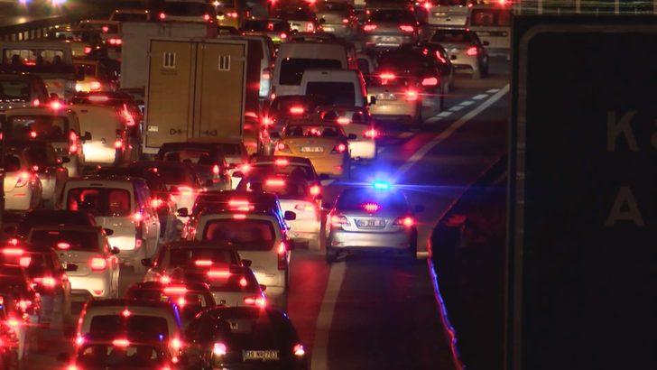 Trafikte çakar kabusu bitmedi! Lambanın yeri değişti, çilesi yeniden başladı G3