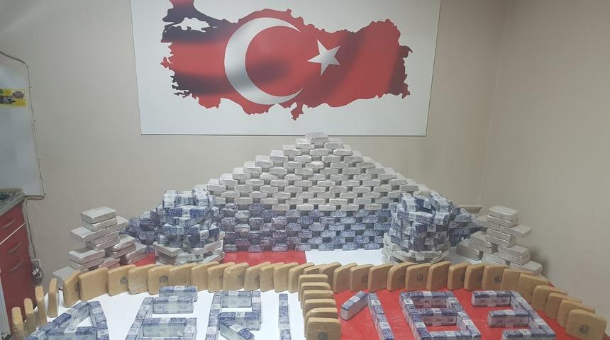 İran plakalı TIR'da 183 kilo eroin ele ge&ccedil;irildi