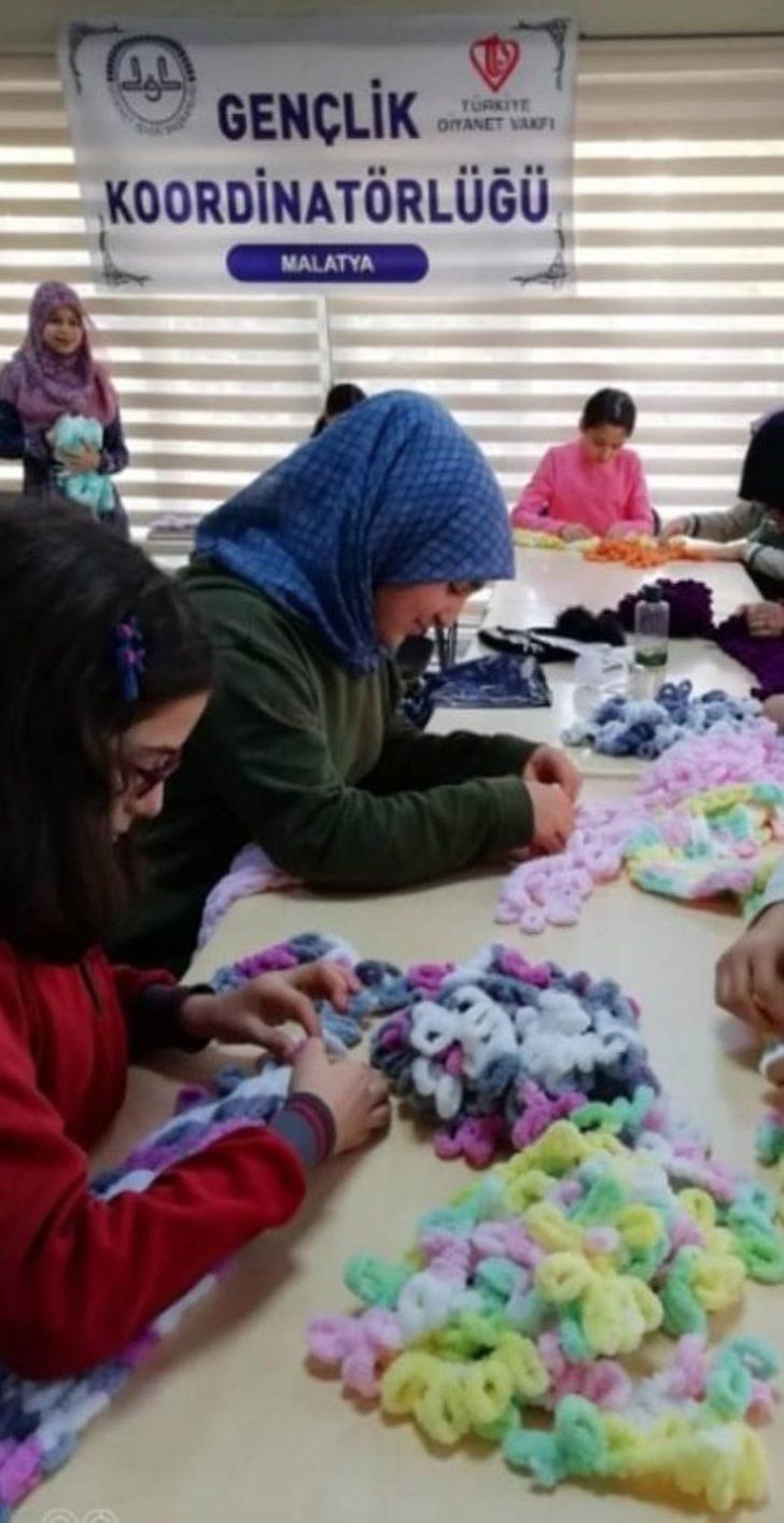 Malatyalı iyilikseverler yüreklere ilmek ilmek dokunacak G3