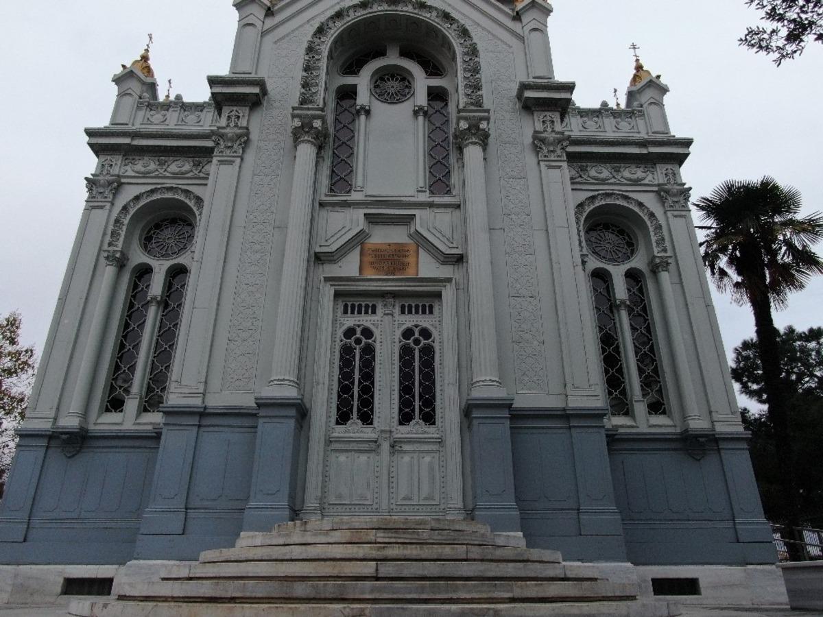 D&uuml;nyanın tek Demir Kilise&rsquo;si depreme karşı g&uuml;&ccedil;lendirildi