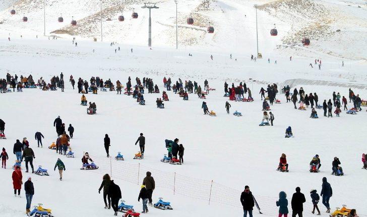Erciyes’te haftasonu yoğunluğu: 100 bin kişi Erciyes’te G4
