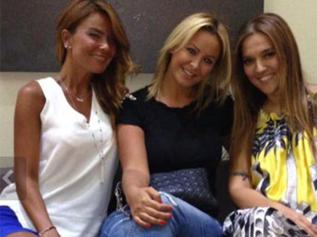 Demet Akalın'la canlı yayında barıştı